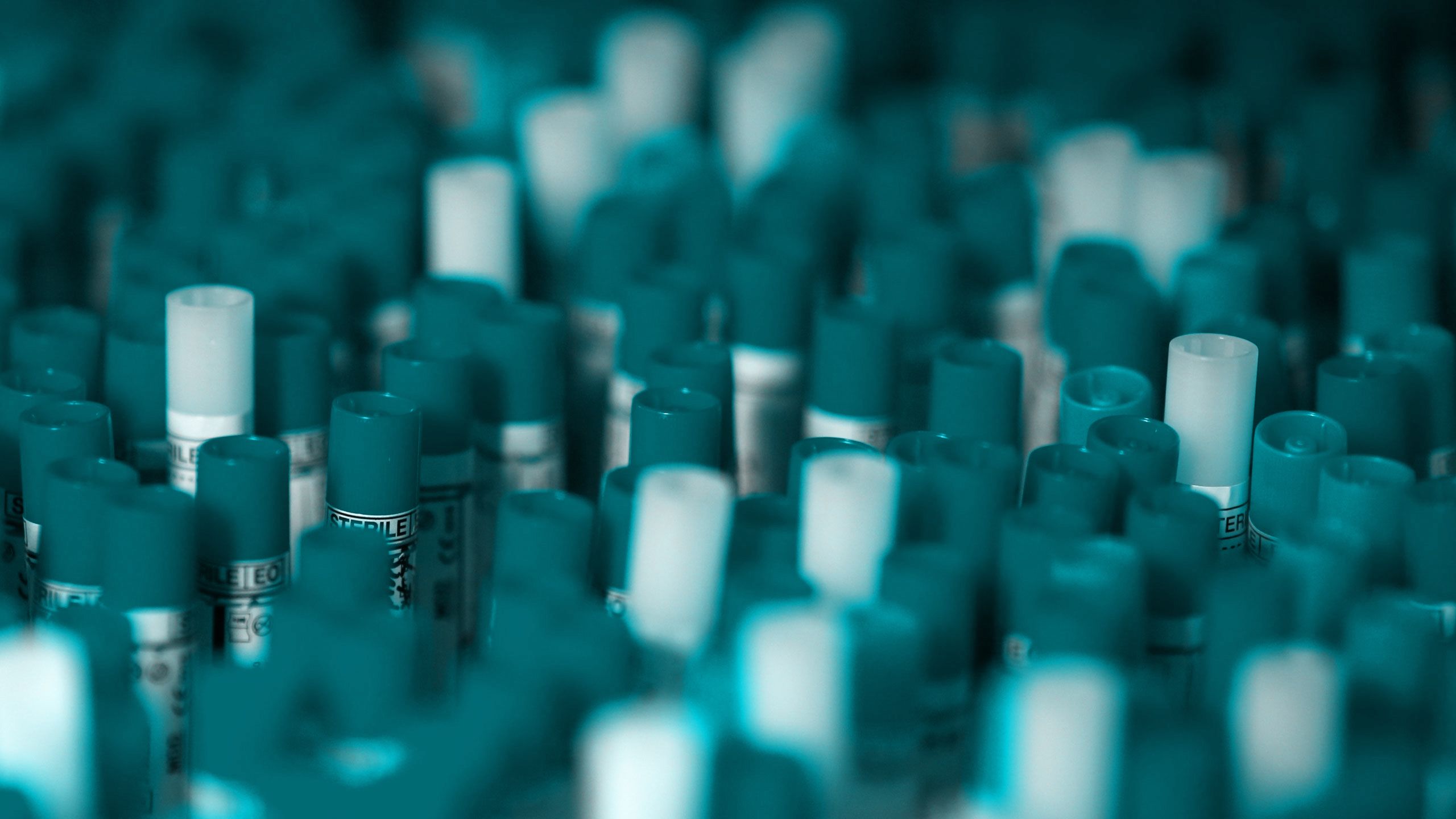 Teströhrchen für Corona-Tests 