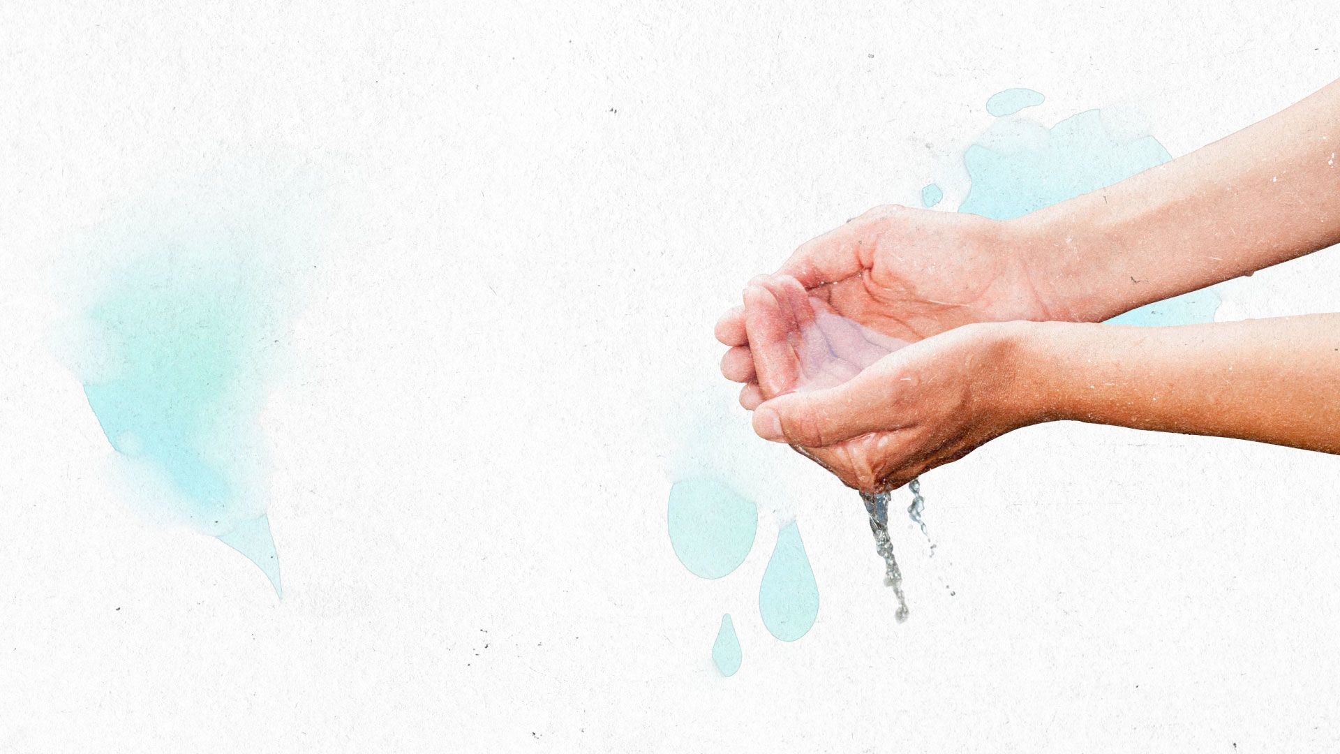 Zwei Hände halten etwas Wasser.